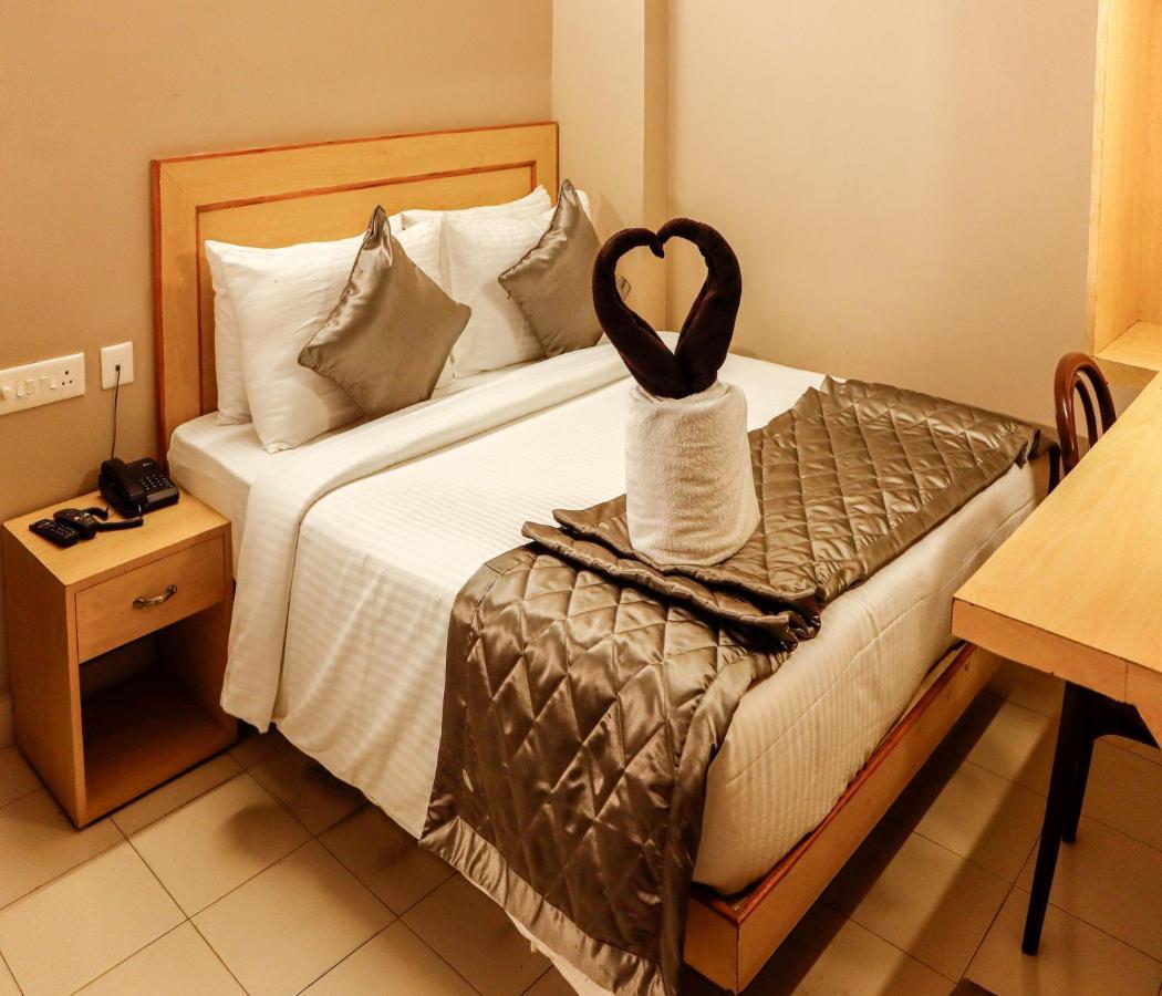 Hotel Vinayaga Тирупур Екстериор снимка
